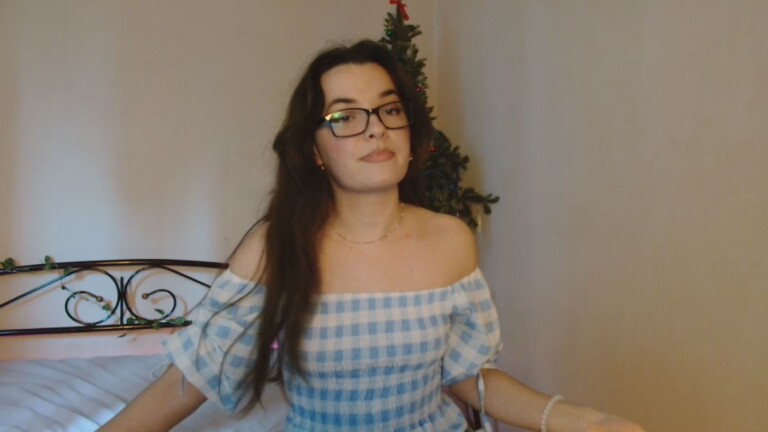 LuckyVicky28's Streamate show and profile