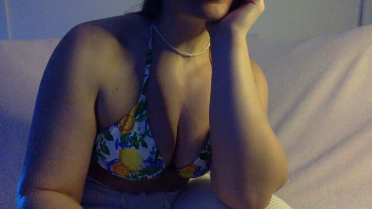 PeachyVelvetBunny's Streamate show and profile