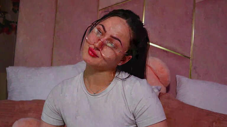 LucyLexton's Streamate show and profile