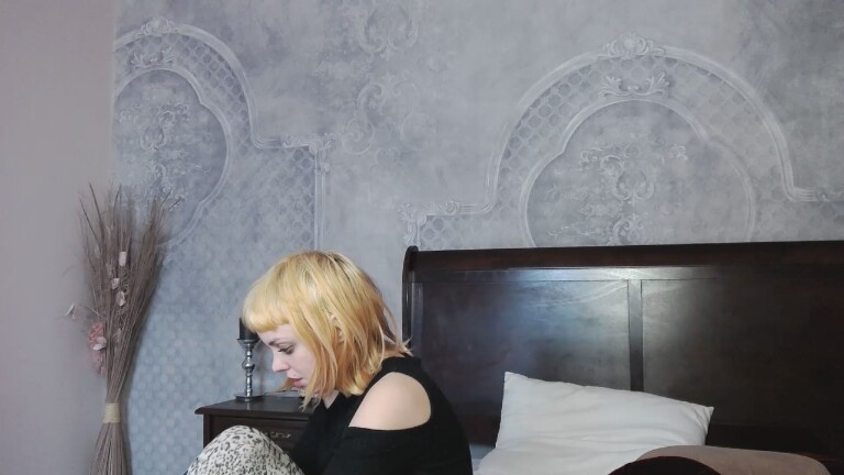 LEEZIE's Streamate show and profile