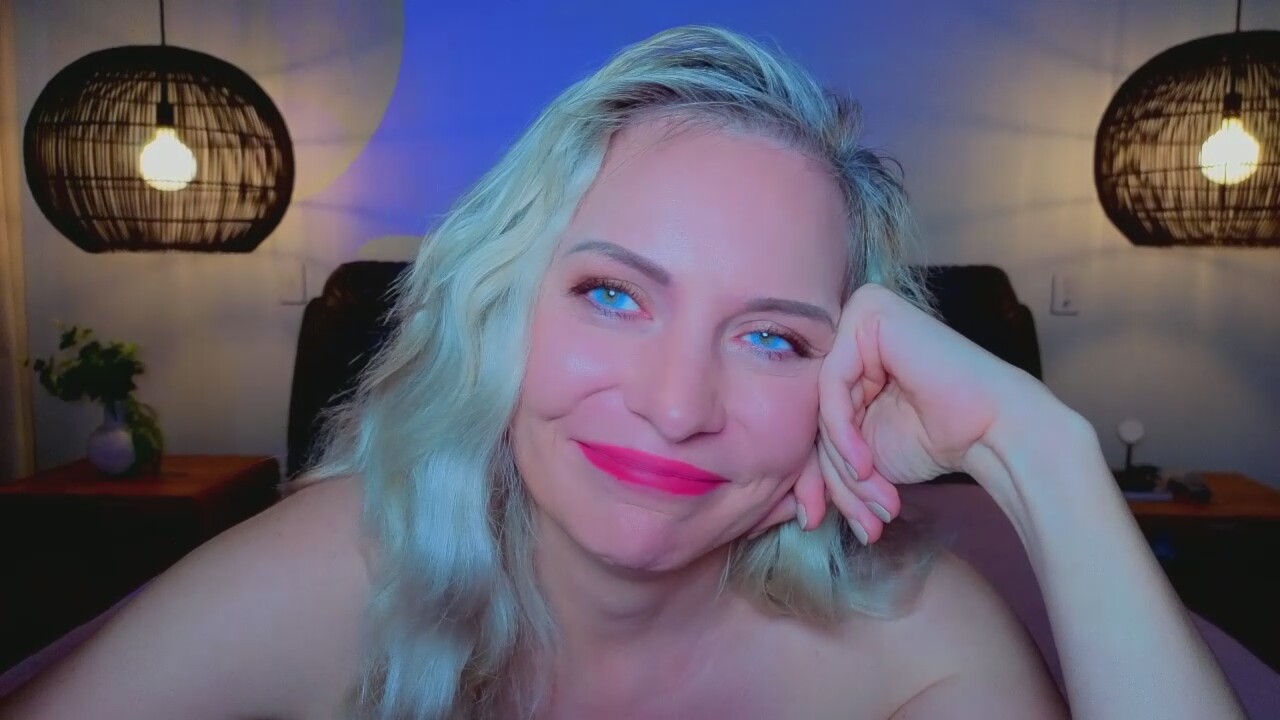 MsLindsayDevis